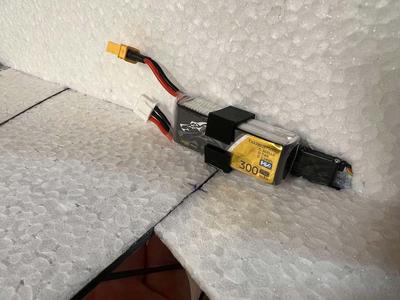 Battery holder for Tattu 300mah 2S HV Lipo. Indoor F3P