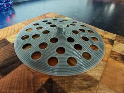 Ice bucket sieve