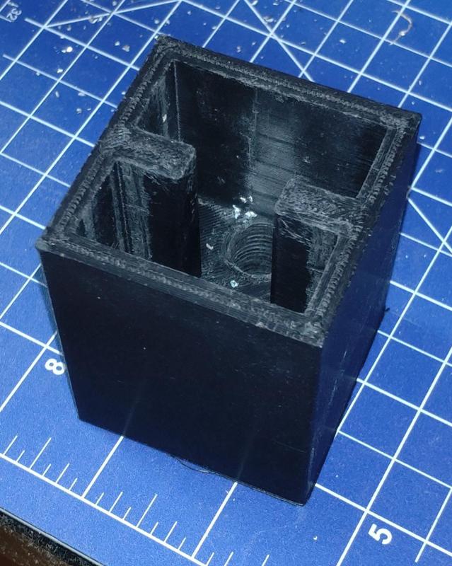 Drill guide for 4040 profile self-tapping sleeves