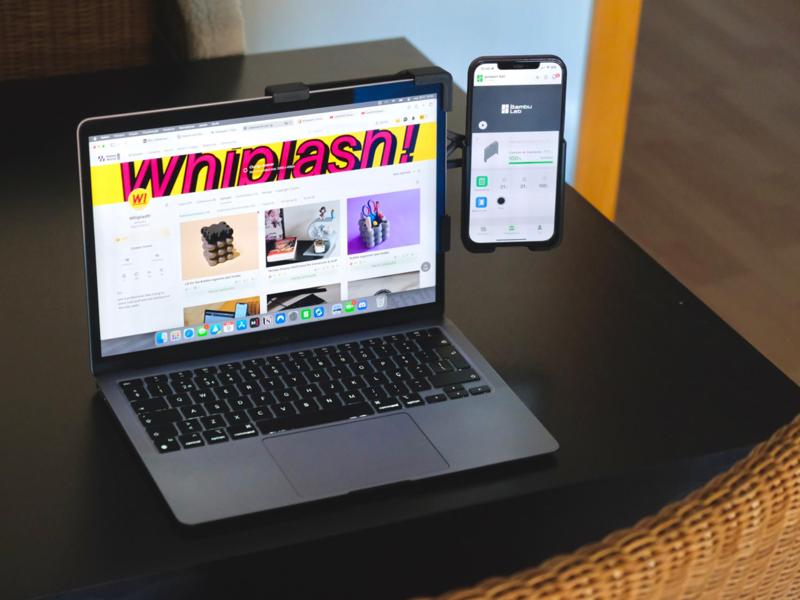 Clamp phone mount for laptop monitor