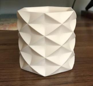 Low Poly Faceted Tumbler Cup