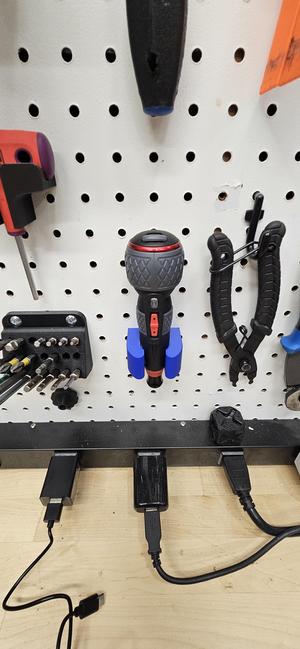 Vessel 220 Screw Driver holder for pegboard