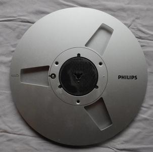 Adapter für Tonbandspulen von Tonbandmaschinen; Adapter for tape reels of tape recorders