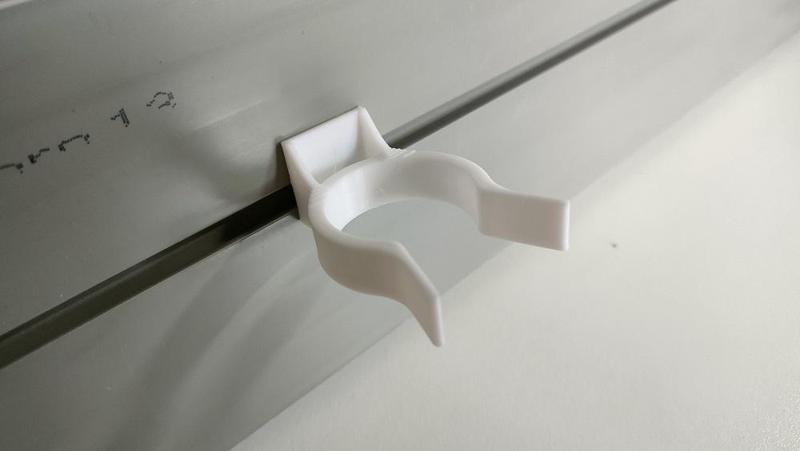 Clip for skirting board/kitchen plinth/Clip per battiscopa/zoccolo cucina