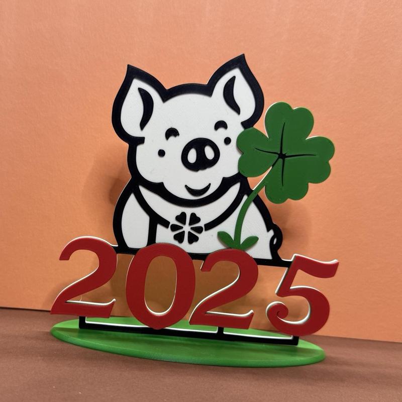 Neujahrsschwein mit Glücksklee/New Year's lucky pig