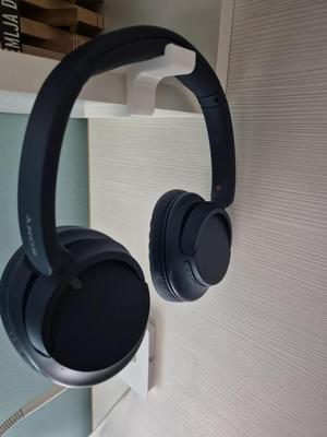 Headphone holder