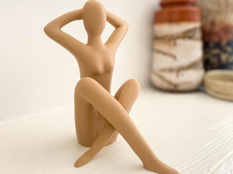 Relax Statue - Minimalist Sculpture
