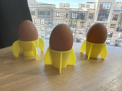 Rocket easter egg holder