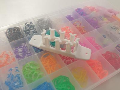 Rubber band loops bracelet knitting tool