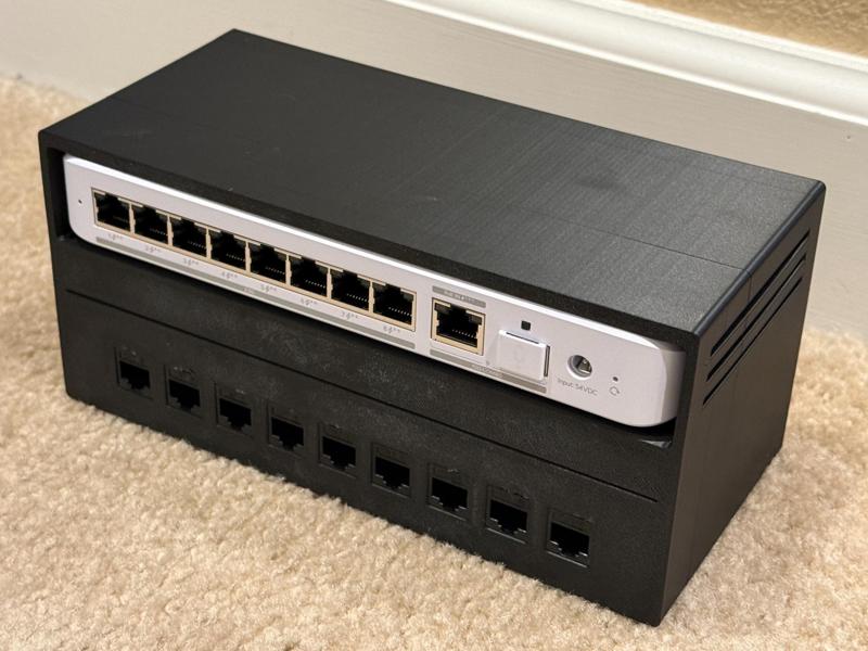 USW-Flex-2.5G-8-PoE Network Rack (w/ Keystone)