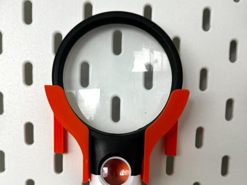 SKADIS Magnifying Glass Holder