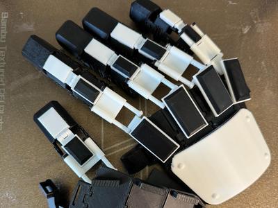 Mechanical Hand Exoskeleton Armor Mod (Includes Left and Right Hands)