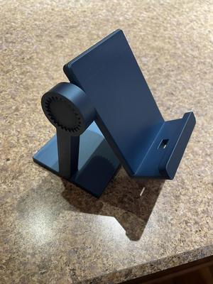 Spur Gear Pedestal Phone Stand