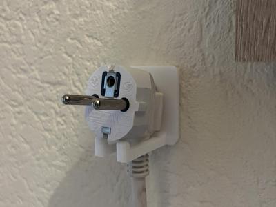 Simple and double plug holder