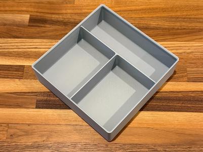 Gridfinity tray with 3 compartments - 3x3
