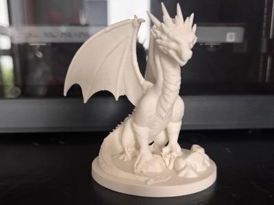 Lord of the Rings - Dragon on a Stand
