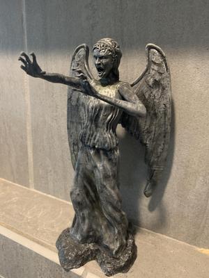 Weeping Angel Statue