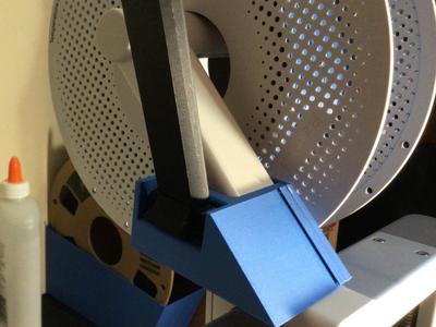 Bed Scraper mount on external spool holder