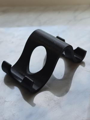 Wave mobile stand