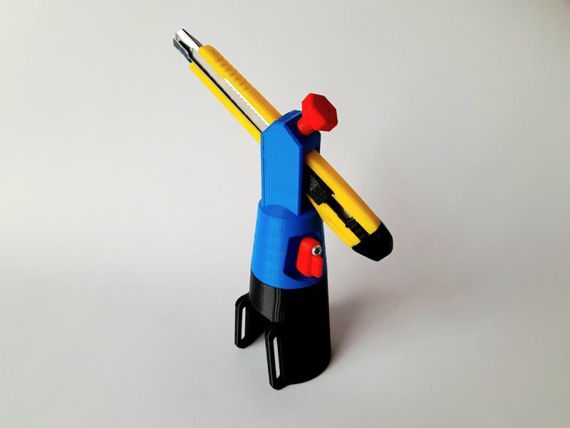 Prótesis Con Herramienta Intercambiable - Prosthesis With Interchangeable Tool