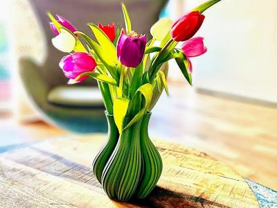 Vase in Heart-Shaped Four-Leaf Clover Design