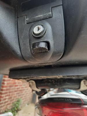 Givi top case push button Z217