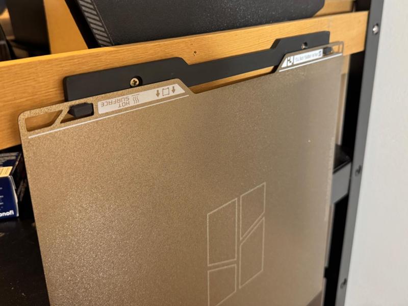 Built plate hanger - H2D