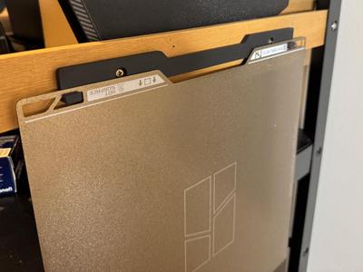 Built plate hanger - H2D