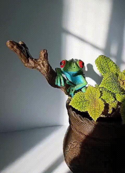 Frog pot ornament