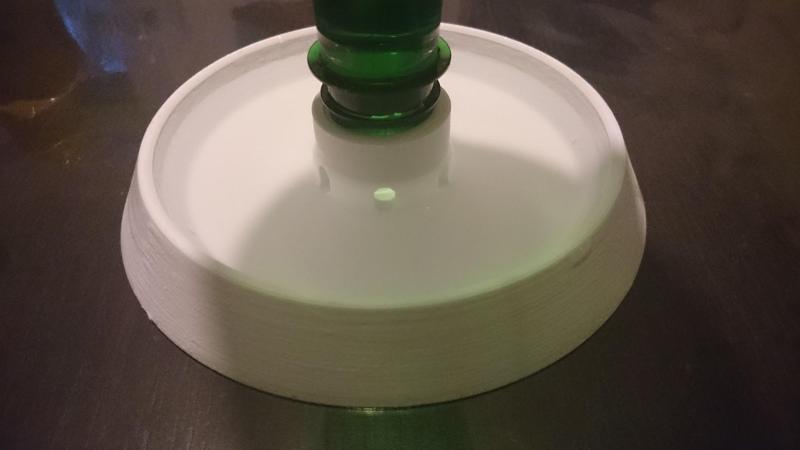 Drinking bowl with stable design, Perrier compatible 1L. Waterer with Perrier bottle.