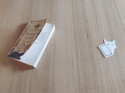 Sneaky cat bookmark