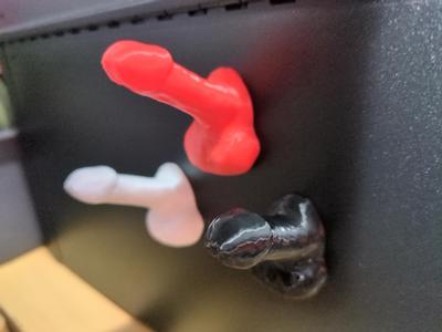 Penis magnet