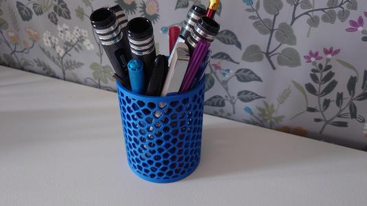 Voronoi Pencil Holder