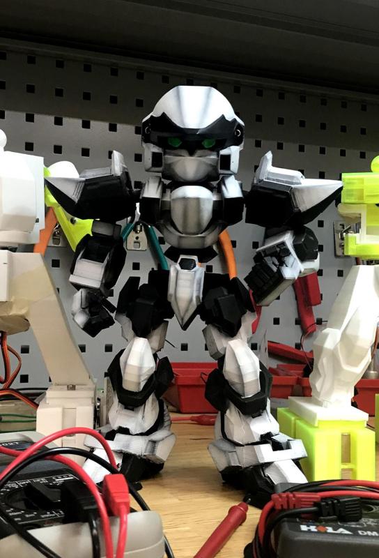 Full Metal Panic  arx-7 Jointed Figure