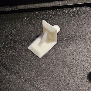 Shelf support pin