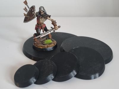 Miniature round bases