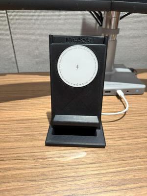 iPhone 16 Stand for Bohuma MagSafe (on Amazon)