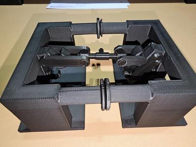 Functional Model of a European style railway screw coupler (Schraubenkupplung)