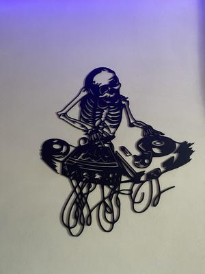 Dj skeleton wallart