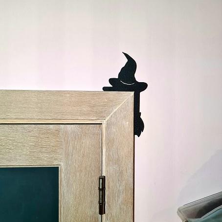 Witch hat door decoration