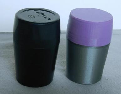 Behälter für nachladbare Nikon Film Kassetten; Container for refillable Nikon film cassettes   