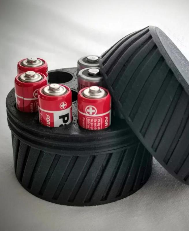 Battery Storage Container (AA and AAA Sizes)