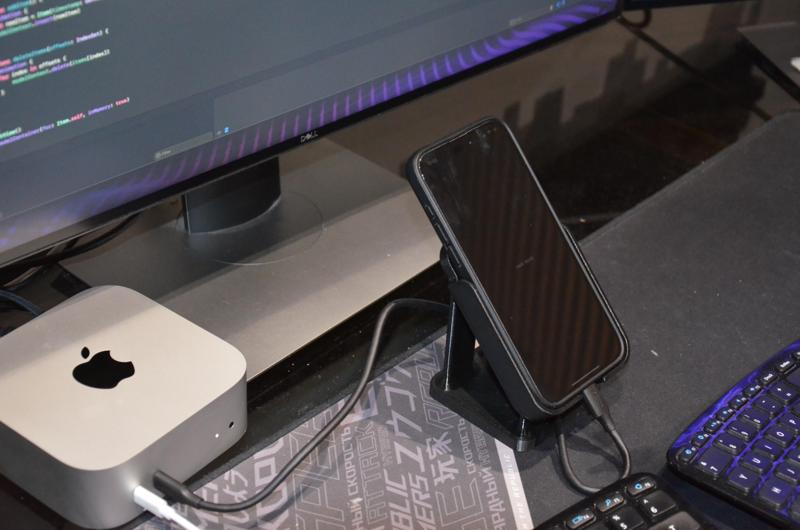 Yet another iPhone stand