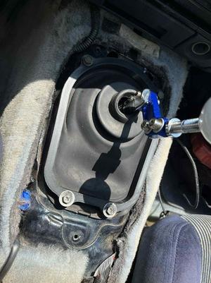 Z31 Shift Boot Retaining Bracket
