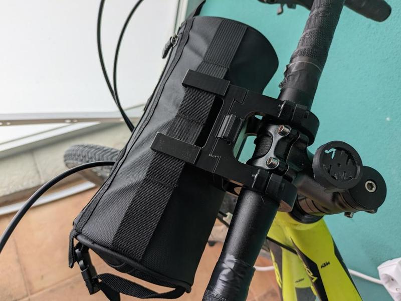 Soporte bicicleta bolsa / Bag support for bike