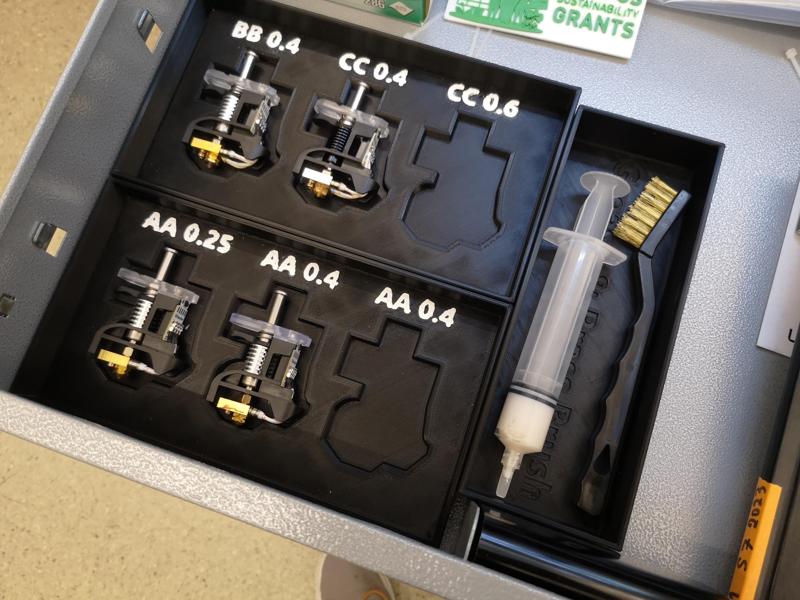 Storage tray (20.6x7.6cm)