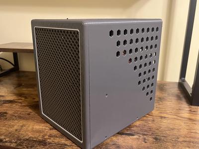 NasHole (A Small Form Factor SFF NAS / PC case)
