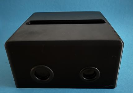 Aufputz-Federdeckel für Schalterdosen / On-wall spring cover for switch boxes