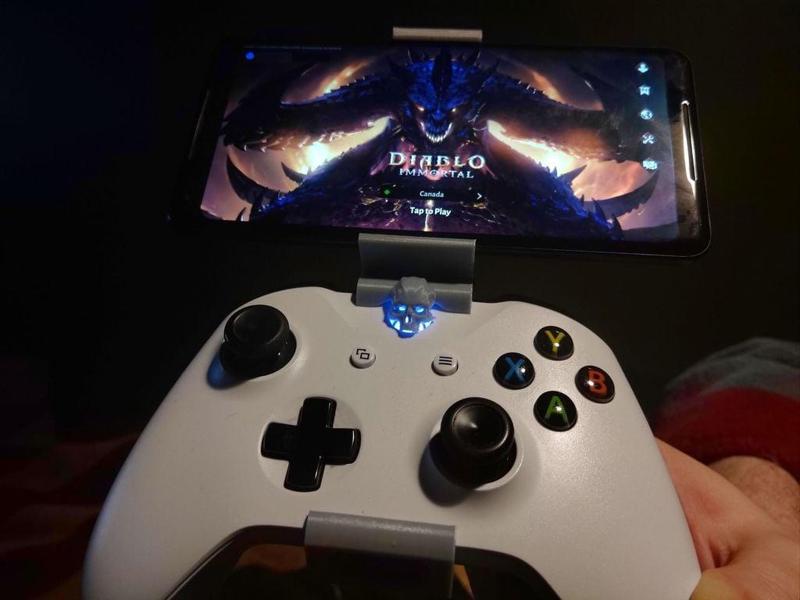 Xbox One Controller Phone Mount Remix with Skull