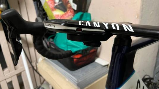 Canyon Cockpit Mount Airtag Addon